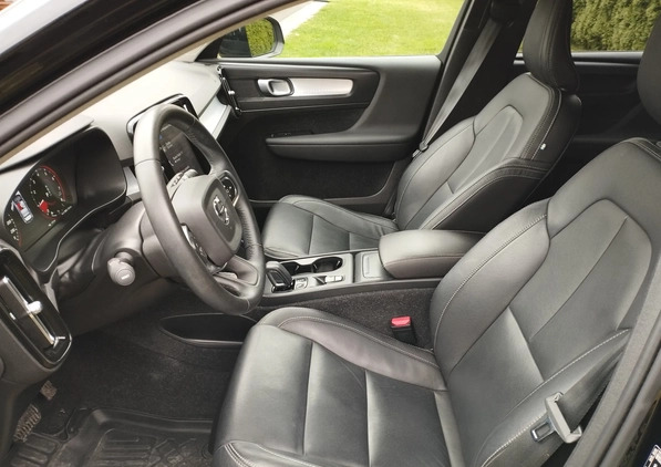 Volvo XC 40 cena 126000 przebieg: 34000, rok produkcji 2020 z Sandomierz małe 137